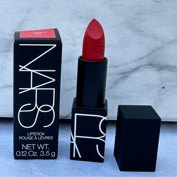 NARS matte lipstick in shade INTRIGUE - Picture 4 of 10
